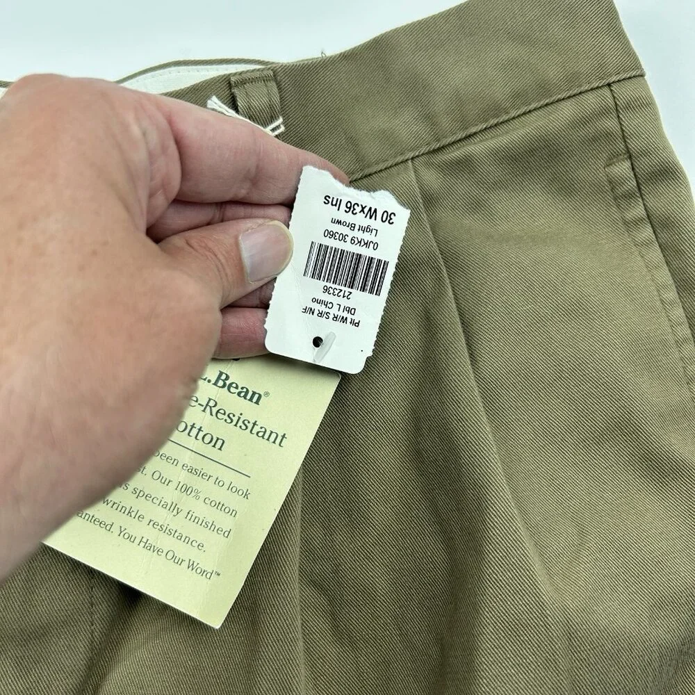 LL Bean Men's Wrinkle-Free Double Chinos, 30w, 26 Inseam , NWT
